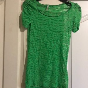 Lace shirt with ruched sleeves